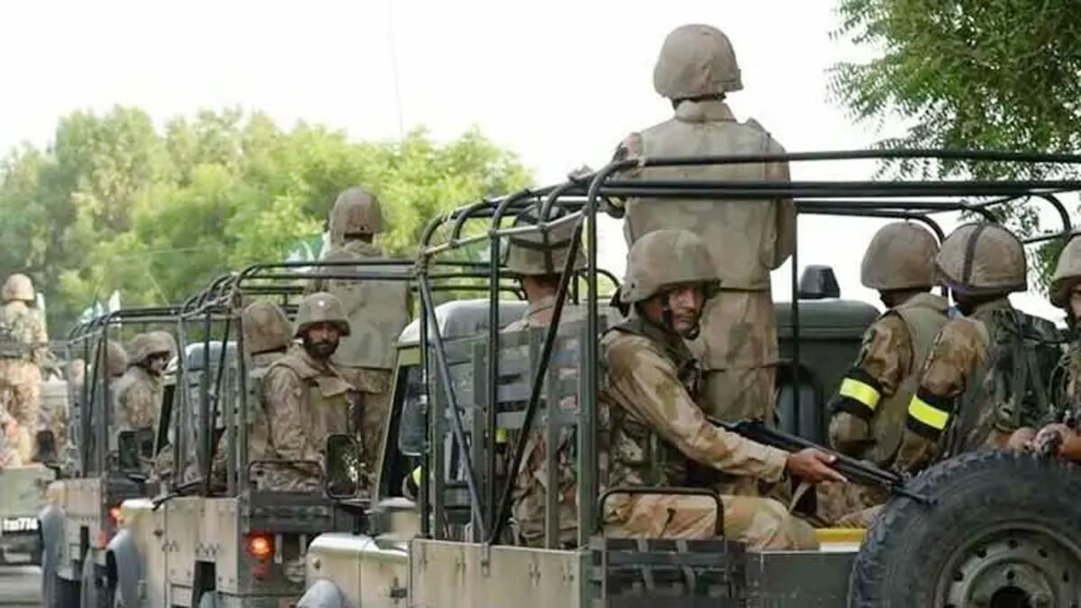 2025/July 2025/পাকিস্তানে যৌথ অভিযানে ৯ জঙ্গি নিহত, আহত পুলিশ ও সেনা কর্মকর্তা.jpg